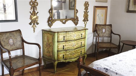 PICCOLO CASSETTONE IN LEGNO LACCATO VERDE ACQUA realizzato in stile...