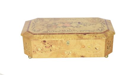 COFANETTO PORTAGIOIE IMPIALLIACCIATO IN RADICA intarsiato con filettature e...