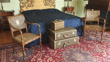 SET DI VALIGIE IN TESSUTO PLASTIFICATO MONOGRAM Fendi, difetti (4) FENDI...