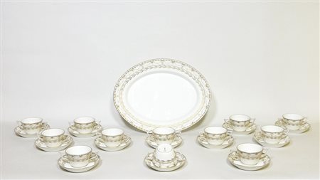 SERIE DI DODICI TAZZE DA CONSOMMÉ IN PORCELLANA Berlino, Manifattura...