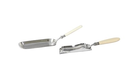 DUE PALETTE RACCOGLIBRICIOLE IN SHEFFIELD Inghilterra, prima metà del XX...