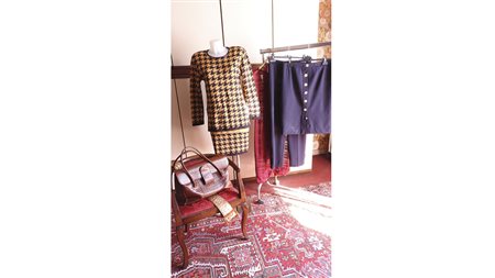 LOTTO VINTAGE paio di pantaloni ampi in gabardine blu scuro, Valentino...