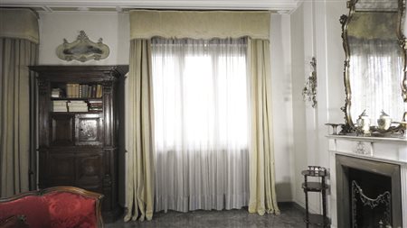 TRE COPPIE DI TENDE IN SETA CORREDATE DA TENDONI E MANTOVANE in filaticcio...