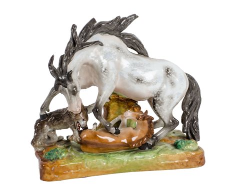 GRUPPO in maiolica policroma "scena di cacca con lupo e cavalli". XIX secolo...