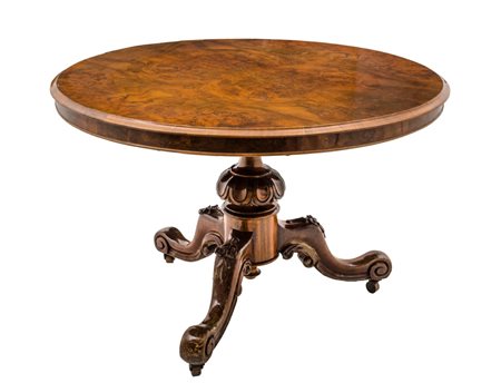 TAVOLO tondo a vela in noce e radica di noce, piede tripode. II meta' XIX...