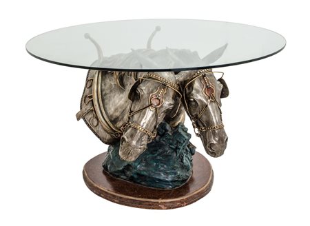 TAVOLO tondo con base in bronzo raffigurante "coppia teste di cavalli" e...