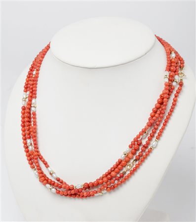 LOTTO composto da COLLANA in corallo con divisori in argento e da COLLANA con...
