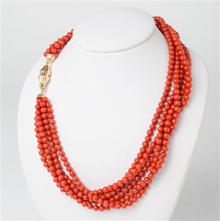 GIROCOLLO a cinque fili di corallo rosso di Torre del Greco con susta in oro...