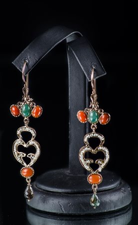 ORECCHINI pendenti in oro basso titolo con piccoli cabotion di giada,...