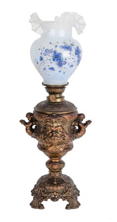 LUME a petrolio in antimonio sbalzato, boccia in vetro dipinto a motivo...