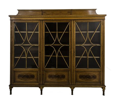 VETRINA a tre ante in radica di betulla, legno di rosa e palissandro. Francia...