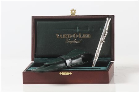 MANIFATTURA INGLESE Matita Yard-o-Led. Argento. Cm 12,50. Matita Yard-o-Led...