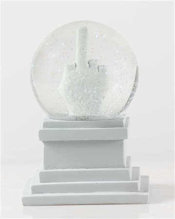 CATTELAN MAURIZIO (n. 1960) Snow ball L.O.V.E. Resina. . Riproduzione dell'...