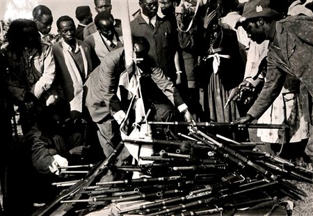 CHEFF MWAI The indipendence day, 12.12.1963 Fotografia in b/n, stampata nel...