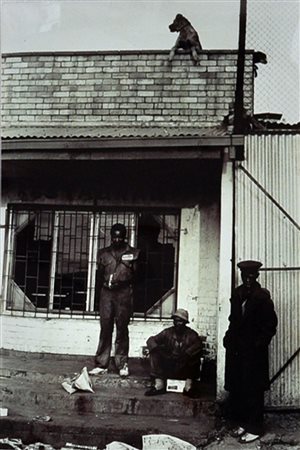 MOTLHALEF MAHLABE Ordinary in the city Fotografia in b/n Es. 1/1 cm. 45x30,5...