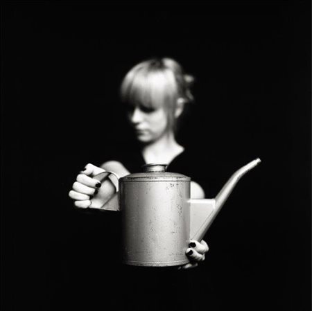 Tony Kearney Australia n.d Zoe with can 2011 Fotografia 40x40