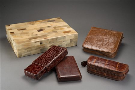 Lotto composto da una scatola portasigari lastronata in osso e quattro...