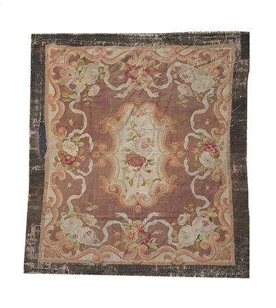 Tappeto Aubusson, Francia fine sec. XIX, disegno a medaglione con mazzi di...