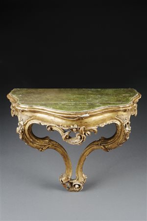 Antica console pensile in legno dorato intagliato e traforato a fiori e...