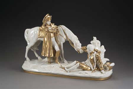 Manifattura del sec. XX "Napoleone e soldato " gruppo in porcellana bianca...