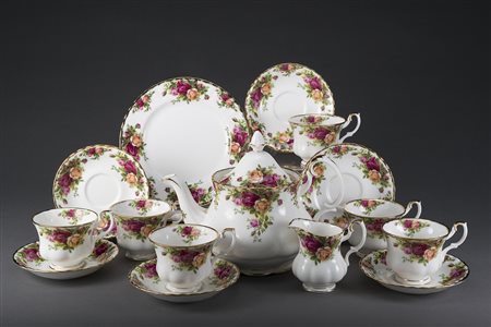 Manifattura Inglese, servizio da caffè in porcellana decorata in policromia a...