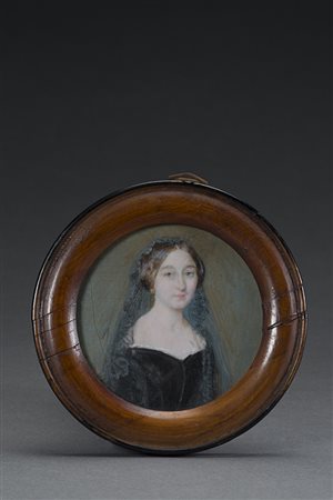 Scuola della fine del sec XIX "Ritratto di donna con velo" miniatura tonda su...