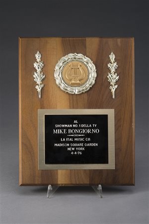Targa Celebrativa allo Show man Nﾰ 1 della TV Mike Bongiorno, Ital Music Co....