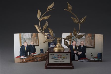 Premio Film Sport 2002 , Guirlande d'Honneur a Mike Bongiorno, corredato di...