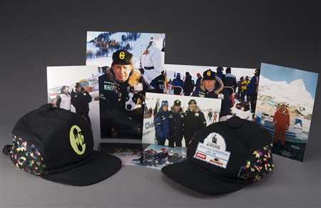 Lotto composto da due cappelli sportivi invernali di cui uno con due...