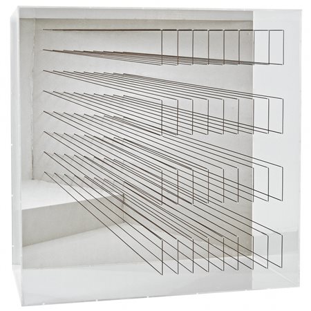 FIORELLI EMANUELA Roma 1970 Emanazione vinile filo elastico e plexiglass...