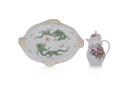 MEISSEN UN VASSOIO IN PORCELLANA, MEISSEN, XX SECOLO E CAFFETTIERA CON...