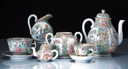 CINA SERVIZIO DA TE' E CAFFE' IN PORCELLANA, CINA, CANTON, XIX SECOLO,...