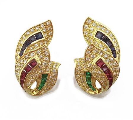 ORECCHINI COPPIA DI ORECCHINI. In oro giallo 18 kt perno e clip realizzati a...