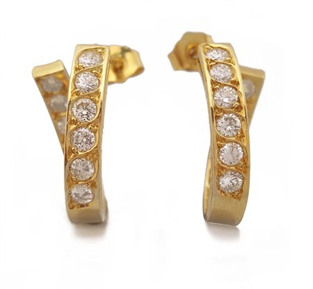 ORECCHINI COPPIA DI ORECCHINI. In oro giallo 18 kt perno e farfalla con...