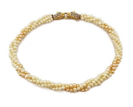 COLLANA COLLANA. A tre fili di perle coltivate d'acqua dolce con diverse...