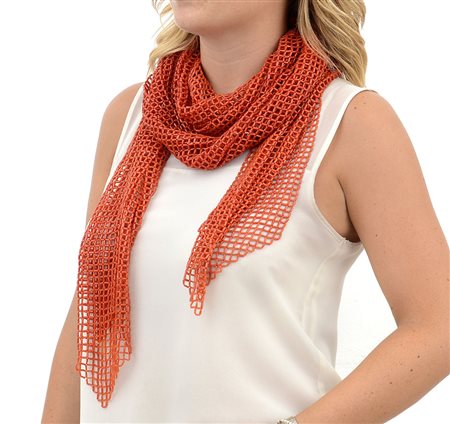 COLLANA IMPONENTE COLLANA A SCIARPA. A fascia aperta composta da inserti...