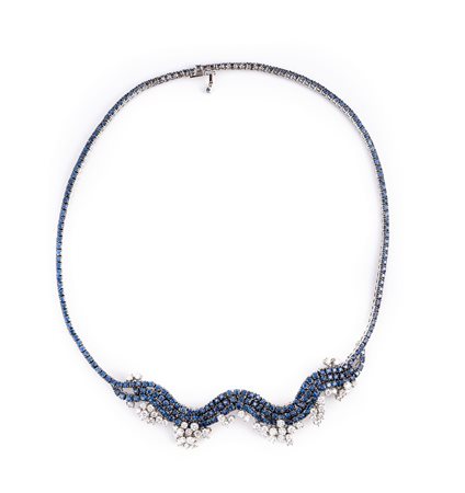 Damiani, collana in oro, diamanti e zaffiri, collezione Flutti, anni 2000