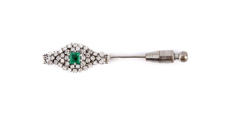 Spilla in oro bianco con smeraldo e diamanti