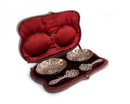 Ciotole e cucchiai in argento 925, Inghilterra, fine XIX secolo.