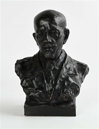 Scultore del XX secolo Ritratto di Gabriele d'Annunzio a mezzobusto in abiti...