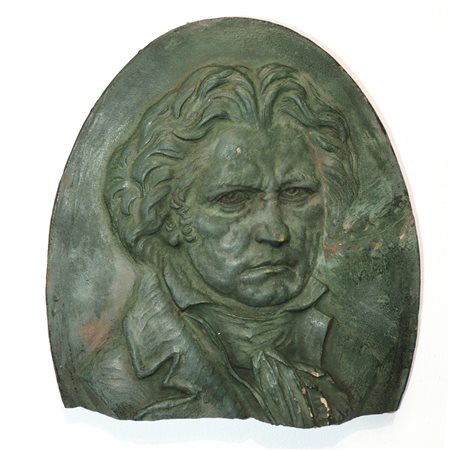 Beethoven, scultura da muro in cotto patinato verde., 20° secolo