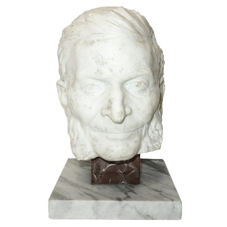 Testa di uomo, scultura in marmo bianco con base in marmo rosso e marmo grigio bardiglio