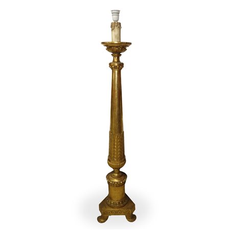 Candeliere da terra in legno dorato, primi 19° secolo