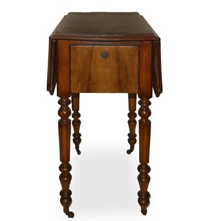 Piccolo tavolo a bandelli in legno di noce con cassetto, 19° secolo