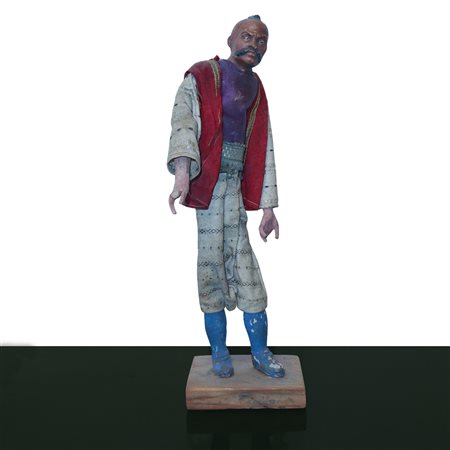 Personaggio presepiale in terracotta e legno con vesti in cotone, raso e passamaneria: turco con baffi, Naples 19° secolo