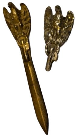  
Lotto di fermacarte con aquila e due tagliacarte prima metà XX sec.
fusione di bronzo 20 cm