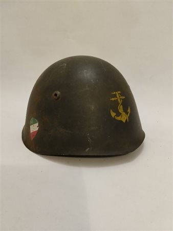  
Italia, RSI , Elmetto m. 33 da marinaio della MNR prima metà XX sec.
 