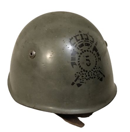  
Elmetto M.33 dei Lancieri di Novara prima metà XX sec.
 