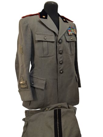  
Uniforme da generale di divisione prima metà XX sec.
 