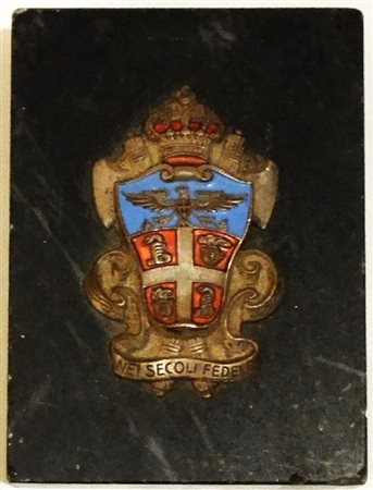  
Fermacarte in marmo con stemma dei reali Carabinieri prima metà XX sec.
 6x8 cm